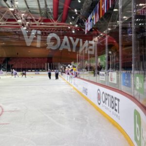 Kaukalon laitalevyt, polyeteeni